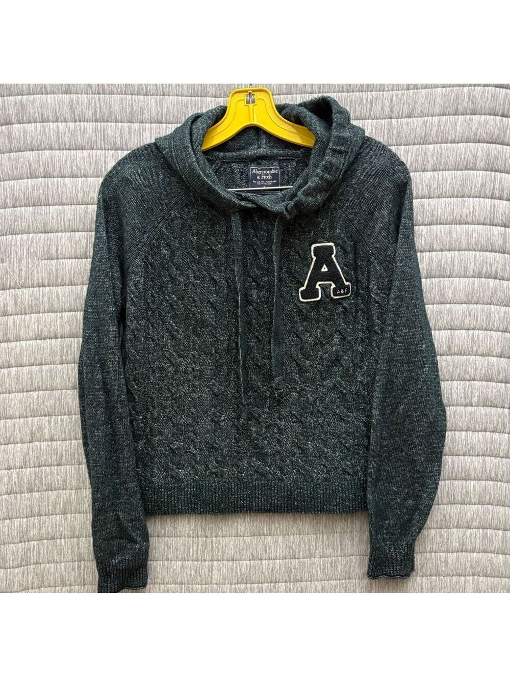 Abercrombie & Fitch Dark Blue Cable Knit Hoodie Sweater Women's Size Small